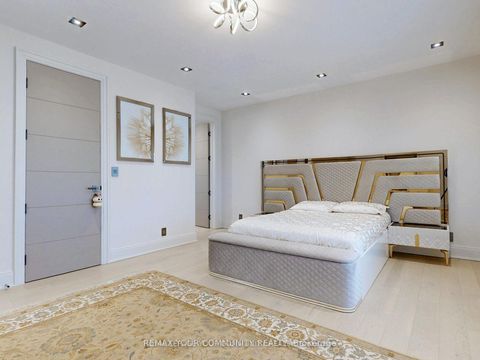 Photo 28 at 127 Elgin Mills Road W, Mill Pond, Richmond Hill