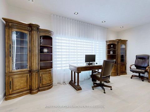 Photo 31 at 127 Elgin Mills Road W, Mill Pond, Richmond Hill