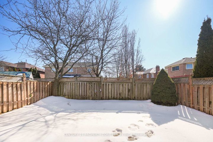 Photo 6 at 3068 Prentiss Road, Erin Mills, Mississauga