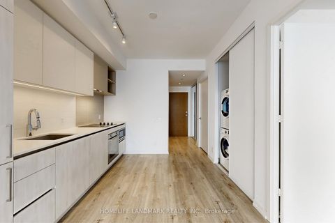 Photo 13 at 3207 - 1000 Portgage Parkway S, Vaughan Corporate Centre, Vaughan