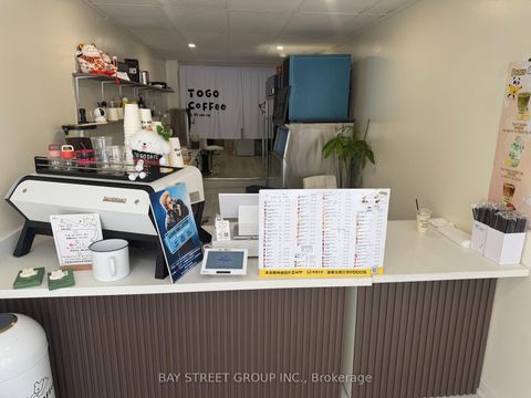 Photo 3 at 2095.5 Yonge Street, Mount Pleasant West, Toronto