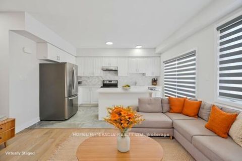 Photo 4 at 29 Turnberry Lane, Painswick South, Barrie