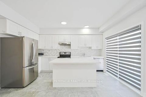 Photo 7 at 29 Turnberry Lane, Painswick South, Barrie