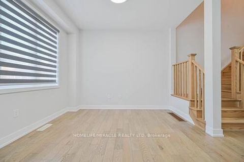 Photo 15 at 29 Turnberry Lane, Painswick South, Barrie