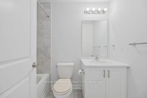 Photo 25 at 29 Turnberry Lane, Painswick South, Barrie