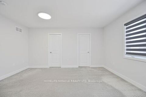 Photo 30 at 29 Turnberry Lane, Painswick South, Barrie