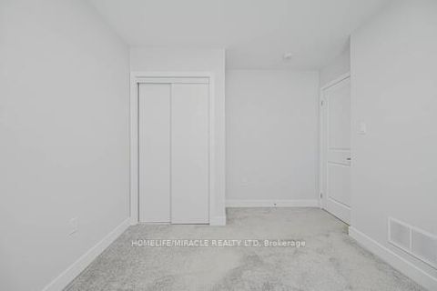 Photo 38 at 29 Turnberry Lane, Painswick South, Barrie