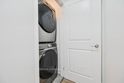 Photo 45 at 29 Turnberry Lane, Painswick South, Barrie