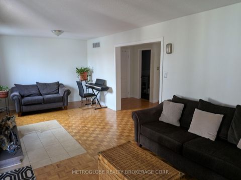 Photo 3 at 174 Andrew Park, West Woodbridge, Vaughan