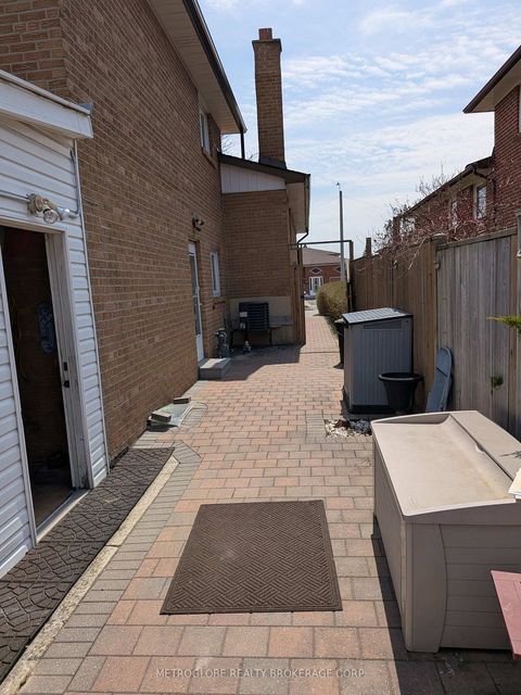 Photo 4 at 174 Andrew Park, West Woodbridge, Vaughan