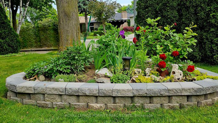 Photo 3 at 1435 Strathy Avenue, Lakeview, Mississauga