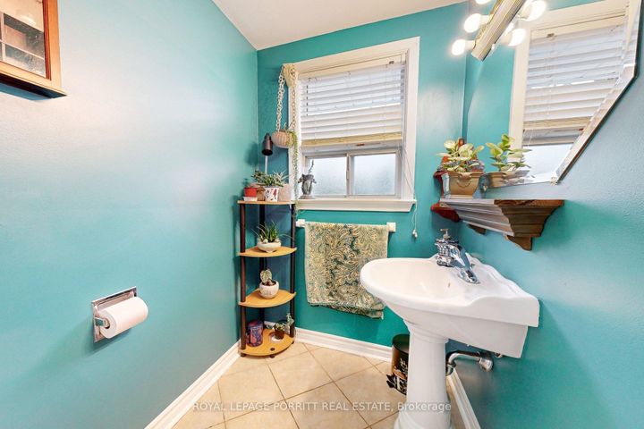 Photo 8 at 1435 Strathy Avenue, Lakeview, Mississauga