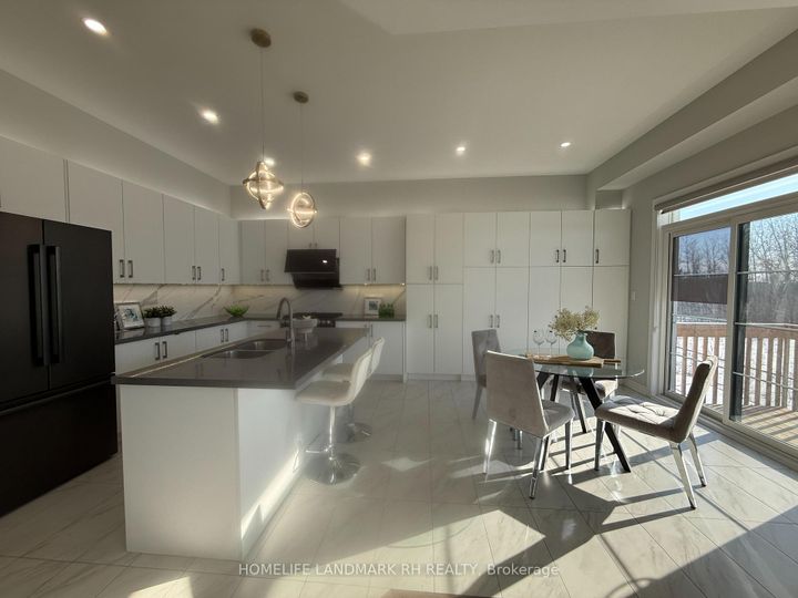 Photo 3 at 66 Hilts Drive, Rural Richmond Hill, Richmond Hill