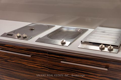 Photo 17 at 211 Grand Vellore Crescent, Vellore Village, Vaughan