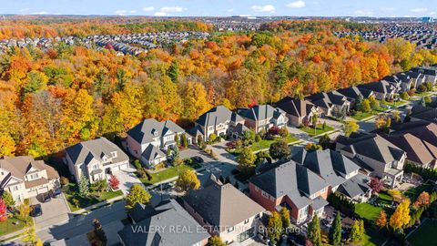 Photo 43 at 211 Grand Vellore Crescent, Vellore Village, Vaughan