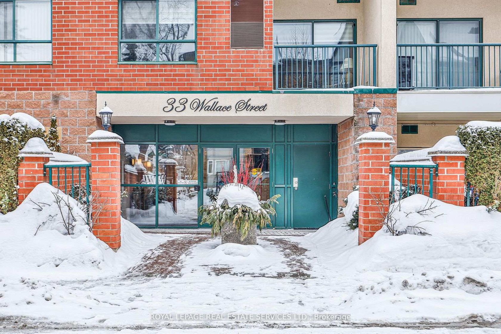303 - 33 Wallace Street, West Woodbridge, Vaughan by Loree Meneguzzi Real Estate 303 - 33 Wallace Street, West Woodbridge, Vaughan