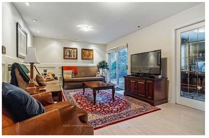 Photo 14 at 386 Pinetree Way, Mineola, Mississauga