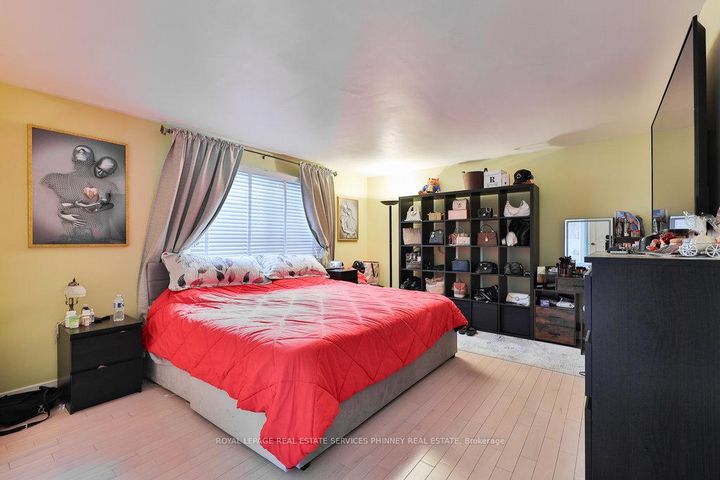 Photo 17 at 386 Pinetree Way, Mineola, Mississauga