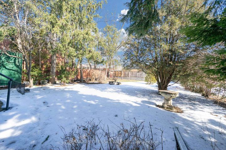 Photo 2 at 29 Tremont Road, City Centre West, Toronto