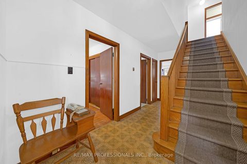 Photo 4 at 29 Tremont Road, City Centre West, Toronto