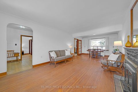 Photo 6 at 29 Tremont Road, City Centre West, Toronto