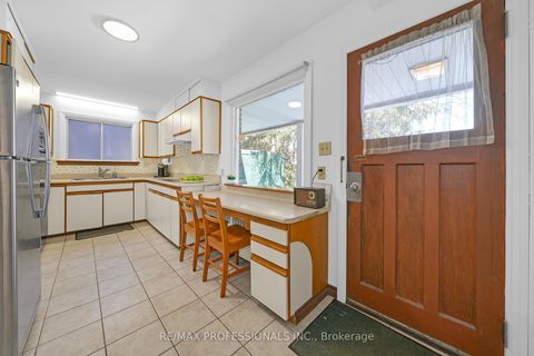 Photo 8 at 29 Tremont Road, City Centre West, Toronto