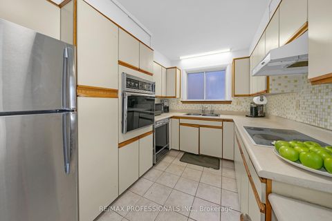 Photo 31 at 29 Tremont Road, City Centre West, Toronto