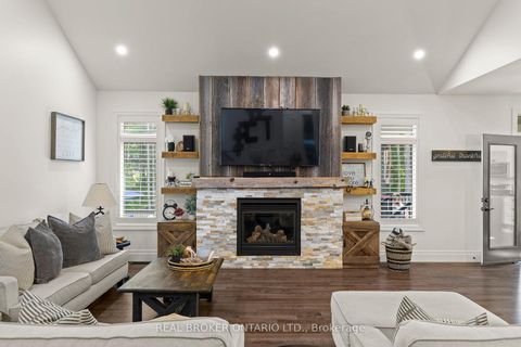 Photo 7 at 49 Sydenham Trail W, Rural Clearview, Clearview