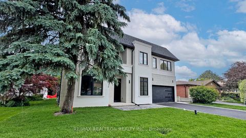 Photo 1 at 32 Cossar Drive, Aurora Highlands, Aurora