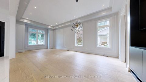 Photo 4 at 32 Cossar Drive, Aurora Highlands, Aurora