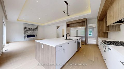 Photo 11 at 32 Cossar Drive, Aurora Highlands, Aurora