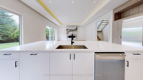 Photo 13 at 32 Cossar Drive, Aurora Highlands, Aurora