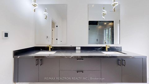 Photo 14 at 32 Cossar Drive, Aurora Highlands, Aurora