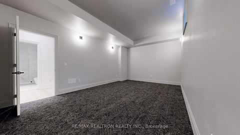 Photo 18 at 32 Cossar Drive, Aurora Highlands, Aurora