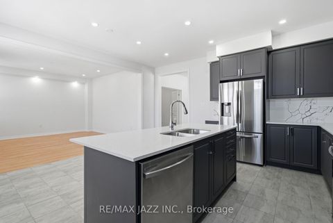 Photo 10 at 123 Woolacott Lane, Bowmanville, Clarington