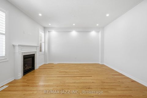 Photo 11 at 123 Woolacott Lane, Bowmanville, Clarington