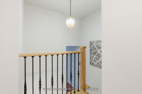 Photo 15 at 20 Jonathan Gate, Yorkhill, Vaughan