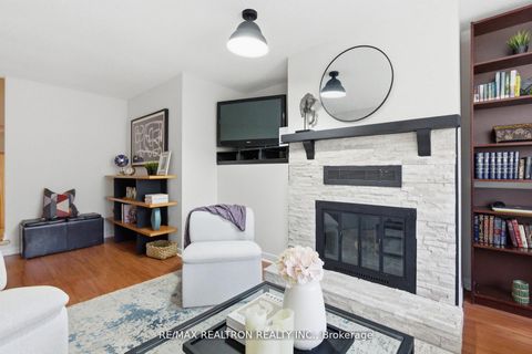 Photo 17 at 20 Jonathan Gate, Yorkhill, Vaughan