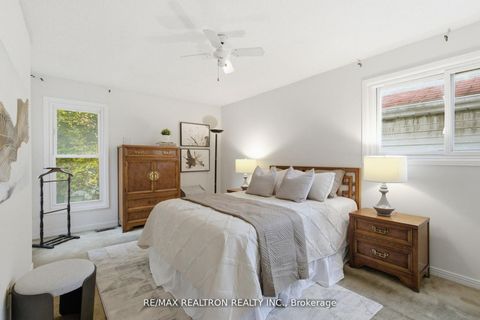 Photo 21 at 20 Jonathan Gate, Yorkhill, Vaughan