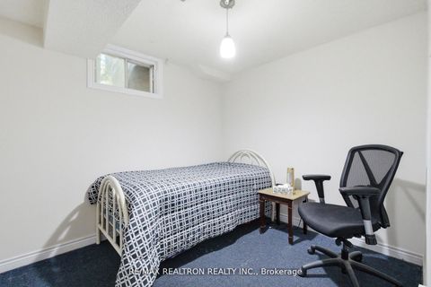 Photo 27 at 20 Jonathan Gate, Yorkhill, Vaughan