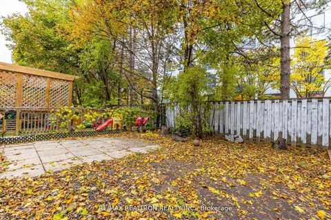 Photo 32 at 20 Jonathan Gate, Yorkhill, Vaughan