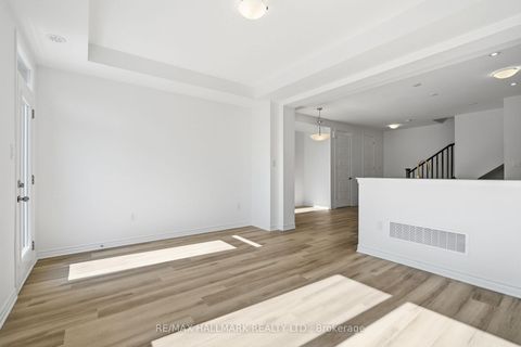 Photo 23 at 61 Pearen Lane, Rural Barrie Southwest, Barrie