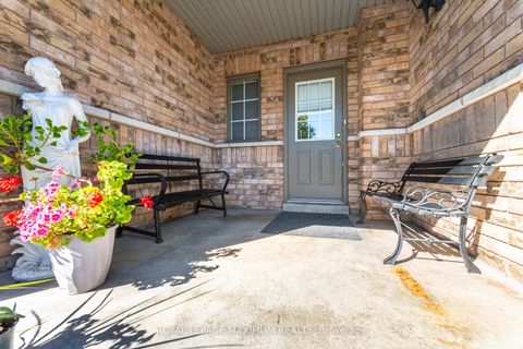 Photo 5 at 85 Ronan Crescent, Sonoma Heights, Vaughan