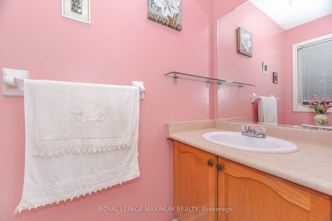 Photo 19 at 85 Ronan Crescent, Sonoma Heights, Vaughan