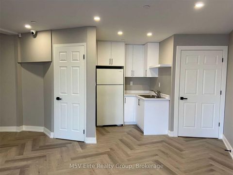 Photo 3 at 15 - 250 Regina Road, West Woodbridge Industrial Area, Vaughan