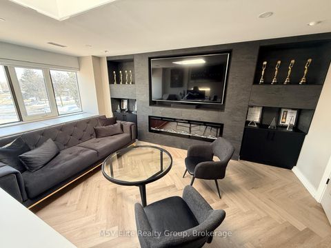 Photo 6 at 15 - 250 Regina Road, West Woodbridge Industrial Area, Vaughan