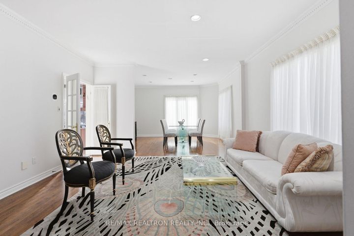 Photo 5 at 1 Sunforest Court, Newtonbrook West, Toronto