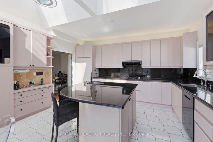 Photo 11 at 1 Sunforest Court, Newtonbrook West, Toronto