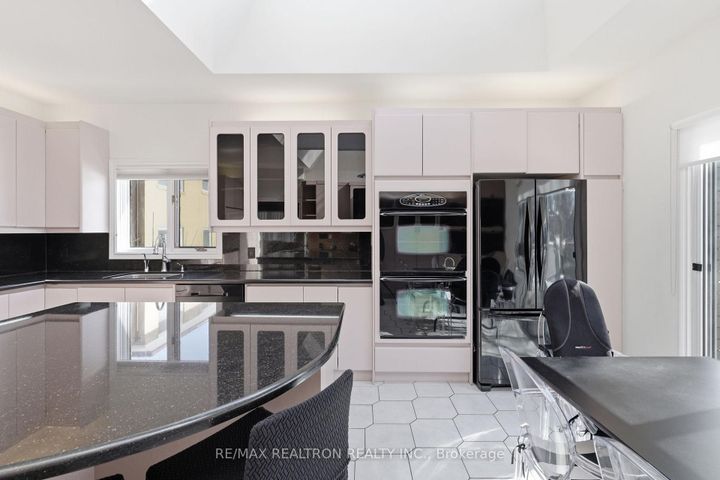 Photo 13 at 1 Sunforest Court, Newtonbrook West, Toronto