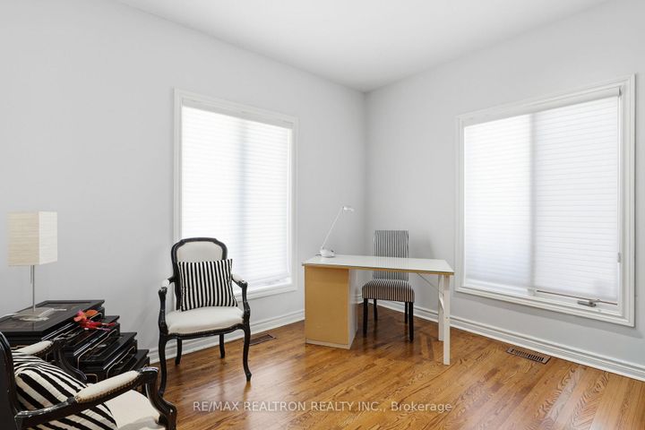 Photo 18 at 1 Sunforest Court, Newtonbrook West, Toronto